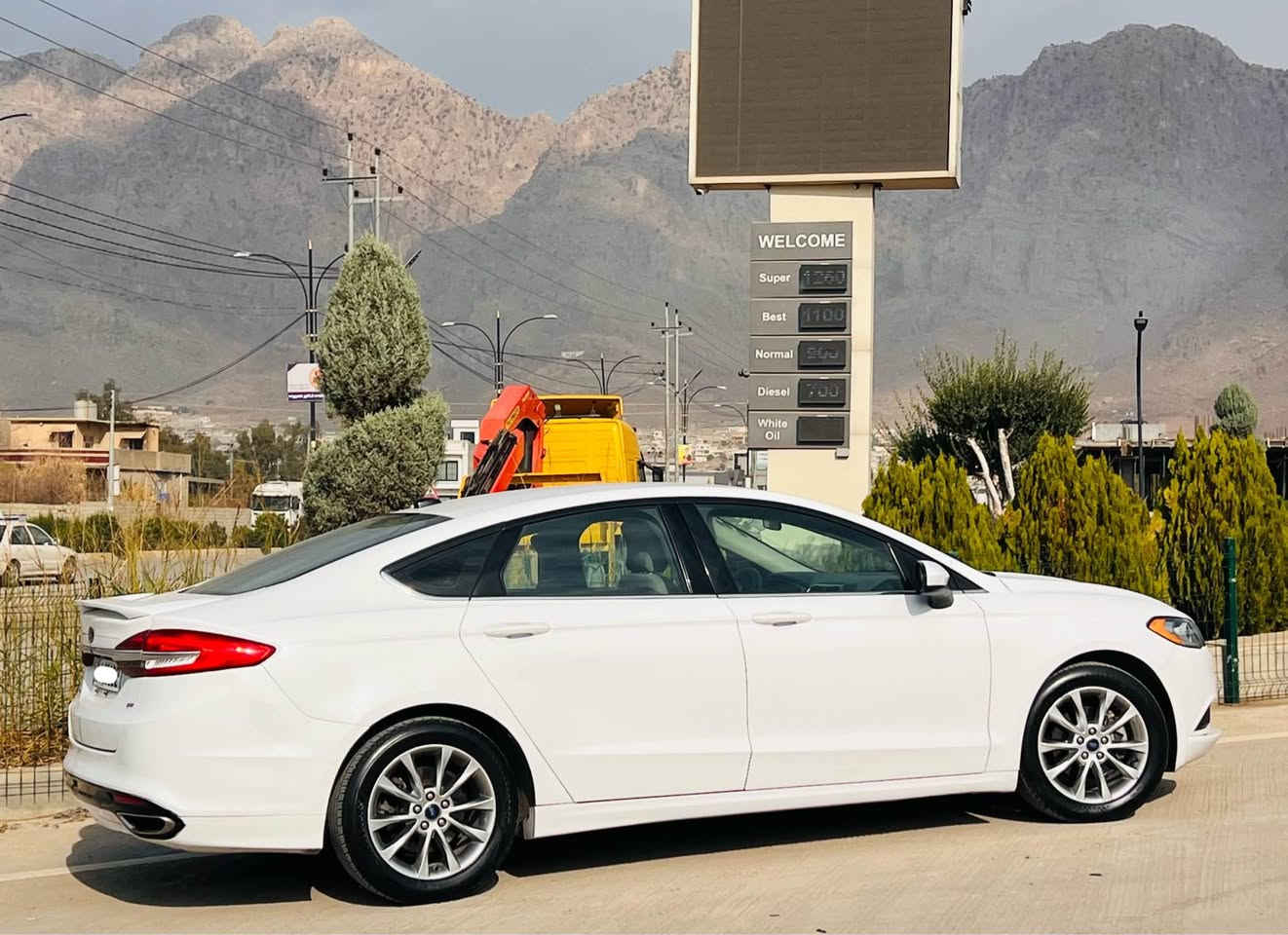 ‎ فورد فیوجن موديل 2017
لون ابیض ثلجي 
‎ محرك مرغوب 2500 
‎ بجم كبس ..حادثها اخت كلين فقط نص صندوق مصبوغ  بدون داخل و بدون ايرباك ، ایرباکات کلە بشرط… مكانين تعديل بارد
‎مواصفات SE معروفة 
‎(بصمة ،كير ماوص ، داخل اصفر ،بريك بصمة، كشنات كهربا، كود باب، تحديد سرعة …
سنویە و هززە کلە جدیدە حتی 2030 .. 
سيارة بأسمی تحویل وکالة بشرط
‎جاهزة سيارة مابيها اي نقص بشرط كير محرك ايرباك تبريد خلل كهربايات حجرة صالنصة كلها بشرط..تاقم صدر جديد     
‎ سعر 132
 ***********
*********** رانية, السليمانية
