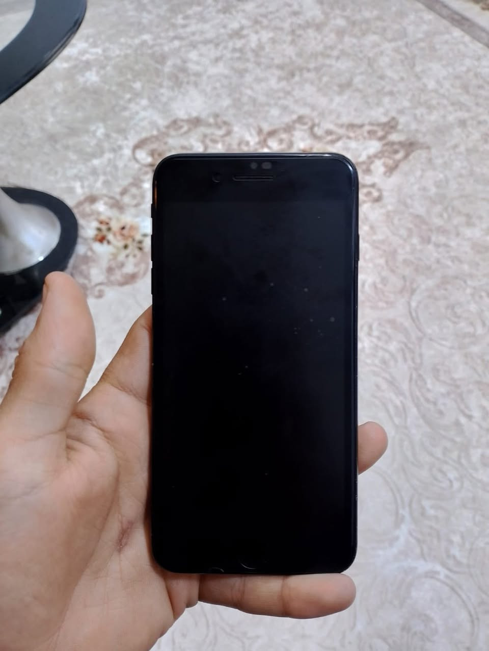 سلام عليكم ايفون 7بلس جهاز نضيف شاشه بلادي ما مبدل ولا فطر وحته بطاريه بلاديه كلشي ما مبدل بي كامرات واضحه كلش بصمه شغاله سيم كارت شغال صامت شغال شبكته فول حيل نضيف بيع او مراوس مع xrمحور او عادي شراي خاص او خابرني***********مكاني قادسيه
