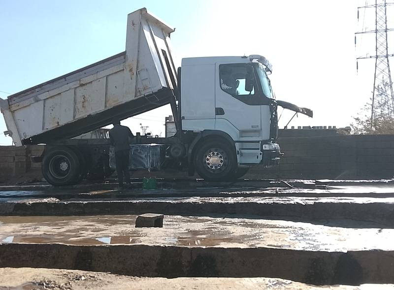 السلام عليكم سياره راينو موديل 2003مكينه 420لا صرف ولا بخار سياره كفاله عامه لسعر 125عنوان بغداد ***********
