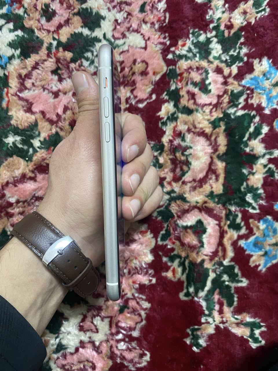 السلام عليكم ايفون 11 عادي للبيع شرط مامفتوح بطاريه 94 
دبل سيم ذاكرة 128 السعر 280بي مجال 
للتواصل واتساب ***********
