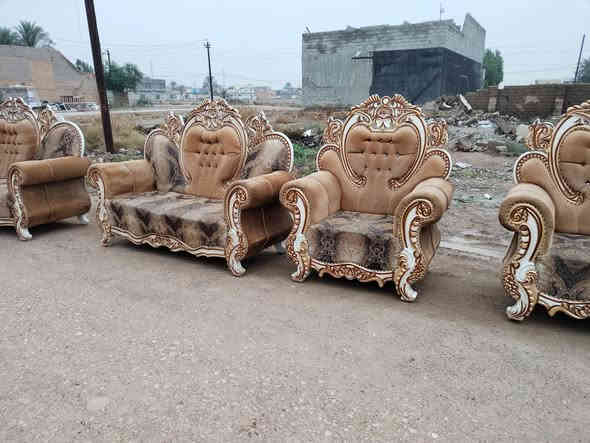 تخم ملكي للبيع ١٠ مقعد سعر ٣٠٠وبي مجال مكاني ديالى سيف سعد
***********
***********
