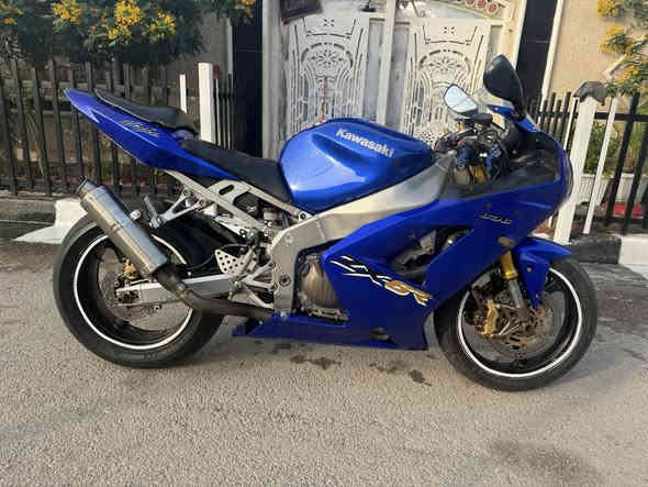 سلام عليكم دراجه كاوسكي مكينه ٦٣٦ مكينه وكير كفاله عامه وخير من الله كهربايات كلها شغاله بيه صالنصه مايف اصليه  زوج تايرات جدد اني شادهن دراجه احلى من الصوره شررط فصله نار وماناقصها شي ابد أوراق كامله رايدها ب٢٦ وبيه مجال بسيط مكاني بغداد الحسينيه  

‭٠٧٧٣ ٣٧٤ ٠٢٣٧‬
