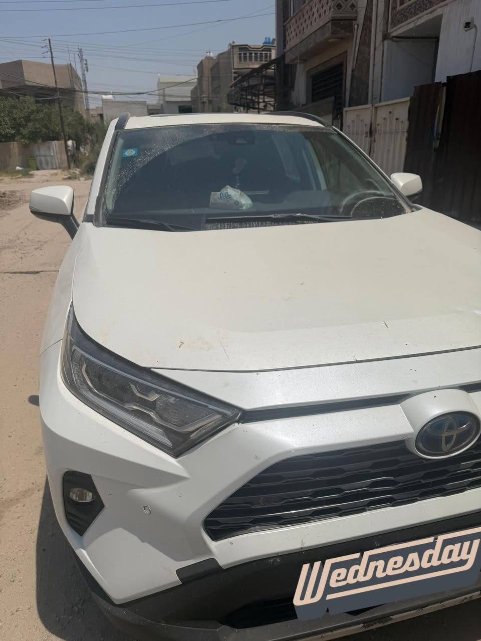 للبيع Toyota RAV4 Hybrid Limited موديل 2021 او مراوس بمارسيدس  c300
• فئة Limited (فل أوبشن)
• وارد أمريكي
• محرك وبطارية الهايبرد بحالة ممتازة
• حادث سابق تجميلي فقط (تبديل بونيد وبلادي) وتم الإصلاح بشكل احترافي
• السيارة نظيفة وجاهزة للاستخدام ولا تحتاج مصاريف

مميزات:
✓ اقتصادية جداً بالوقود
✓ مواصفات كاملة
✓ كاميرات وحساسات
✓ فتحة سقف
✓ مقاعد جلد
✓ تشغيل بصمة وميزة تشغيل عن بعد 
رقم بغداد ب اسمي 

السعر: 22,500 دولار قابل للتفاوض بالمعقول

للاستفسار والمشاهدة يرجى التواصل على الرقم
***********
