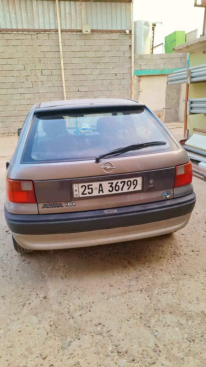 سياره للبيع اوبل موديل 92 سنويه جديد 2030 رقم كركوك دفتر بنزين بي سيات جديد مال بيت سعر 40بي مجال مكان كركوك رقم موبايل *********** على واتساب
