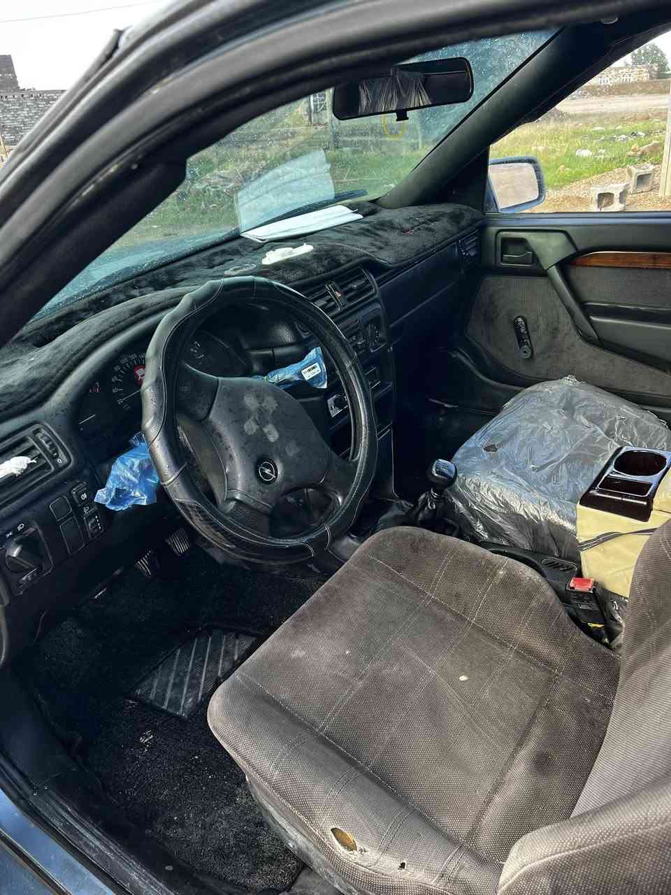 سلام عليكم اخوان سيارة فكترا فول موصفات مكفوله كفاله عامه كير ومحرك شرط بس بيها خيط بخار توه بلش يعني ما معتازه الربع مصبوغه جماليه سياره بسمي سنويه لل31 سعر 45 وبي مجال أي ستفسار خابرني وابل خدمه ***********
