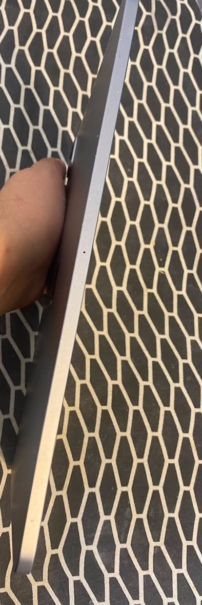 السلام عليكم ...
ايباد برو m2...
المساحه : 128 نسخه ال wifi
المشاكل : مبدل فلاته مال شحن اصليه <اغله وحده بالسوك ب90 الف > مبدل البلازمه يعني هي كزازه فوك الشاشه ومن ناحيتك من تتبدل بعد كلشي ما بي
ايباد نظافته 97% قليل الاستخدام مال طاليب ينضم وقت الدوام
البطاريه : 86 لو 84
السعر  550 وبي مجال 
 الفيديو للتوضيح انو الكزازه اصليه وهي متاثر عله الشاشه 
للتواصل ***********
