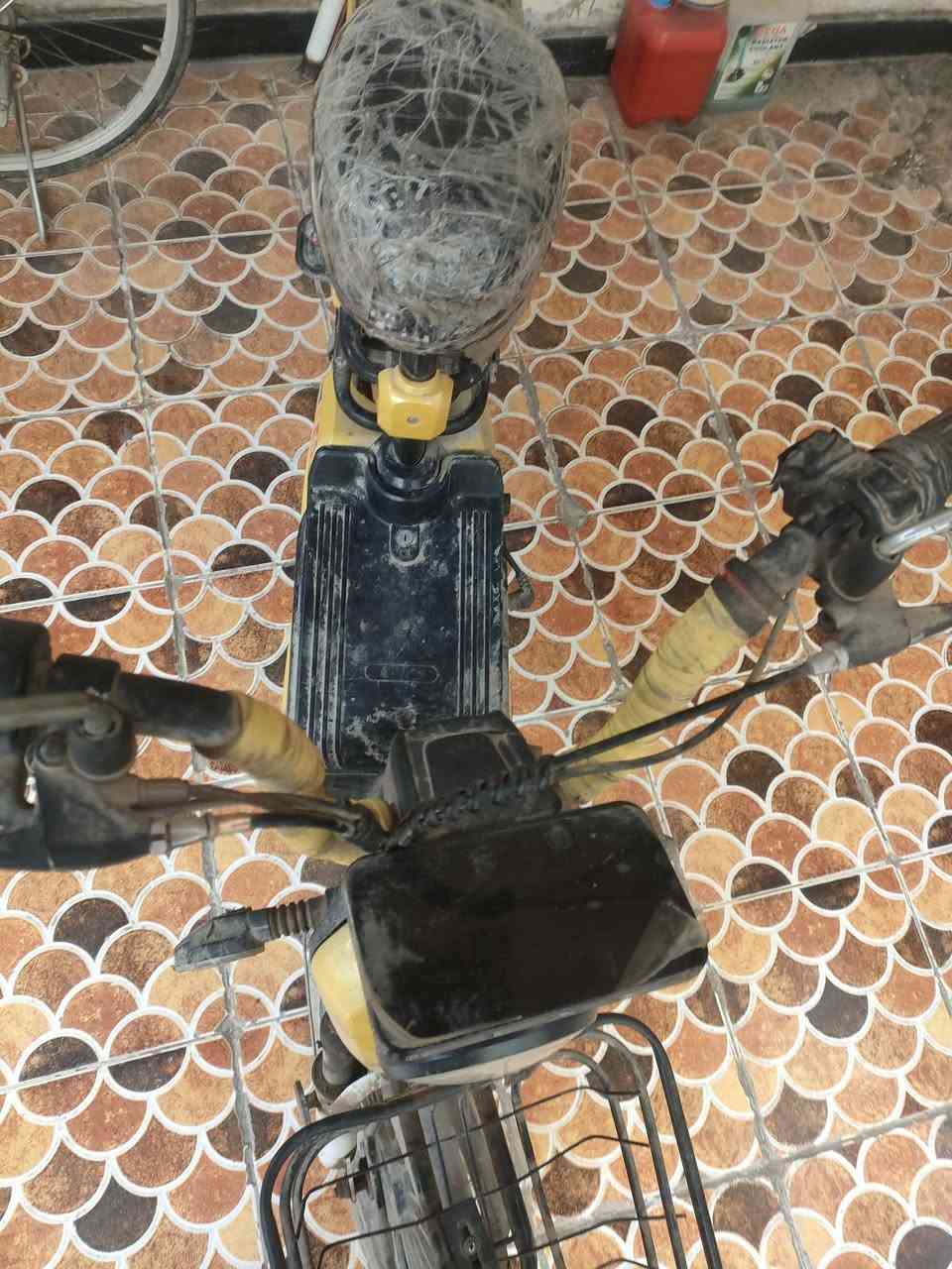 السلام عليكم 
دراجة شحن للبيع 
يرادلها تبديل بطاريات 
للاستفسار/ *********** او فيس بوك
