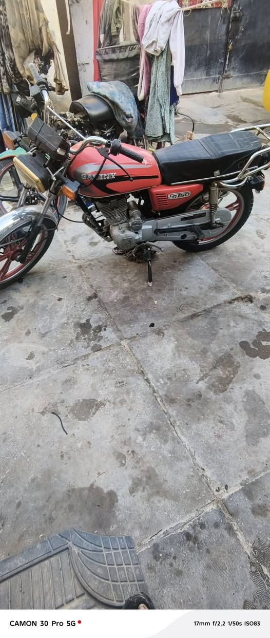 السلام عليكم سيفان دراجه جديده موديل 21 سلف وهندر كهربائيات شغاله مكينه مكفوله من نضوح تبخير نعومه شلعه ومعدل اوراق اصوليه مال معرض مكاني بغداد مدينه الصدر السعر 500 رقمي *********** بغداد, العراق
