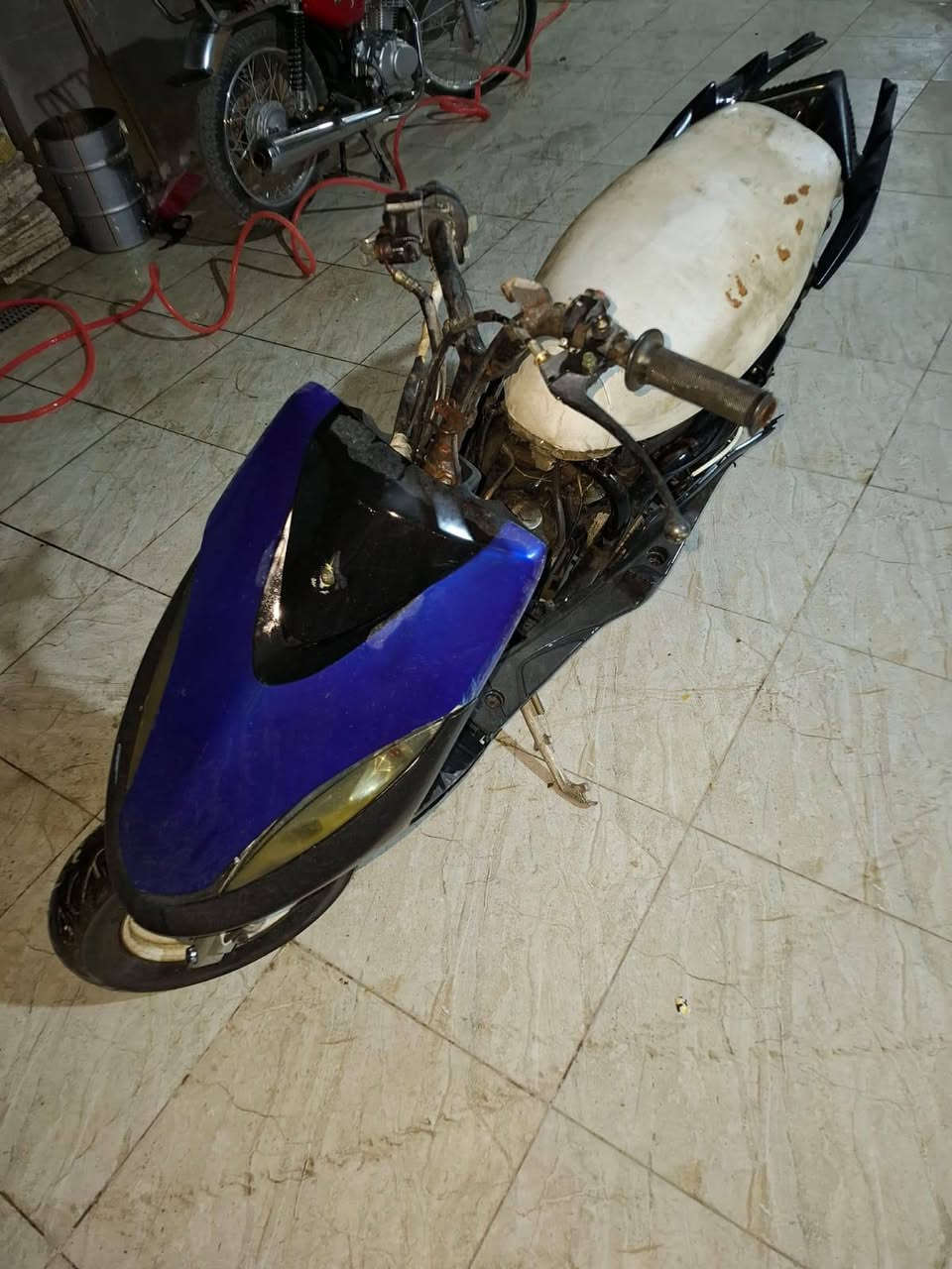 السلام عليكم ماكس عدله
شغاله بس متروكه للبيع كوم حديد
السعر 250 قفل والشراي ان شاء لله بعيوني اخليه رقم صاحب الدراجه
***********
مكلف بالنشر
