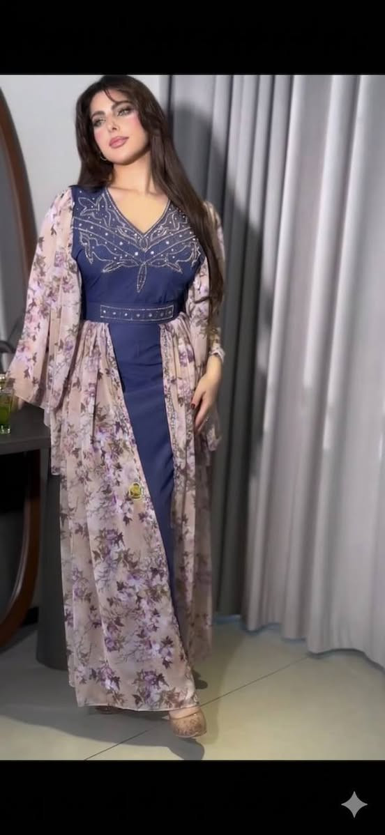 كولكشن العيد✨🔥
فستان تحفه بتفاصيلة💕

فستان دابل مع شيفون 
شكل مختلف وفخم 🫰🏻

كولتي عالي كرستال حقيقي
قياس 38 40 42 44 46 48 
متوفر 3 الوان 💕


**إذا كنت صاحب هذا الإعلان وتريد حذفه لأي سبب، رجاءا أرسل رسالة إلى الدعم الفني**