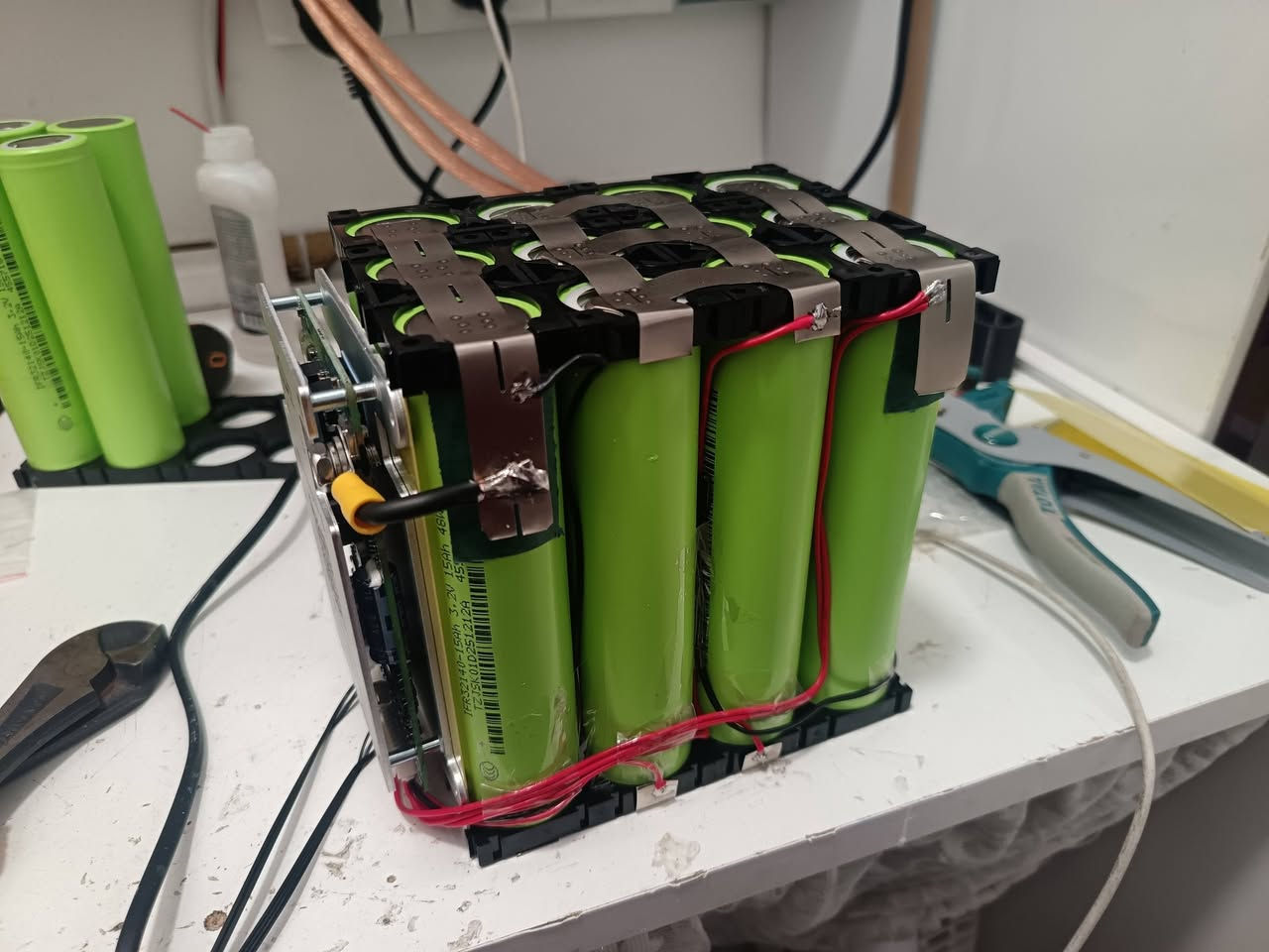 تم بحمد الله عمل بطاريه فوسفات الحديد لاحد الاخوه حسب الطلب لمشروع تخرج
12 فولت 
45


**إذا كنت صاحب هذا الإعلان وتريد حذفه لأي سبب، رجاءا أرسل رسالة إلى الدعم الفني**