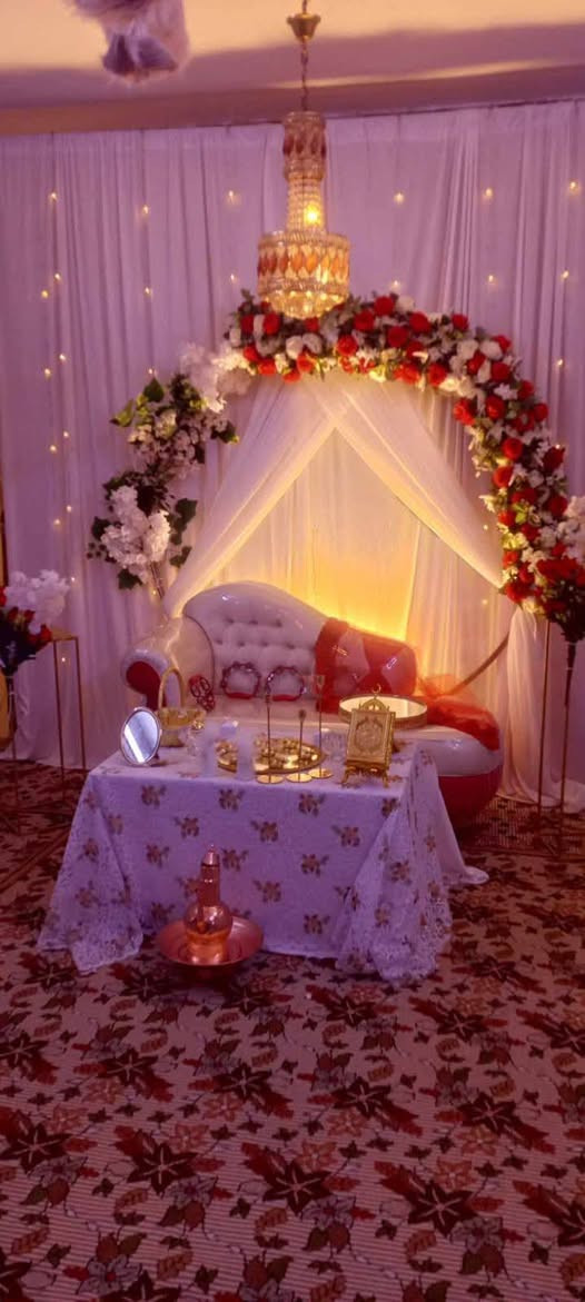 اهلا وسهلا بكم لتواصلكم معنا في كوشات يارا 
رجاء ذكر العنوان اولا لان السعر حسب المنطقة
توصيل بعقوبة والمناطق المجاورة لها
للتواصل ***********
