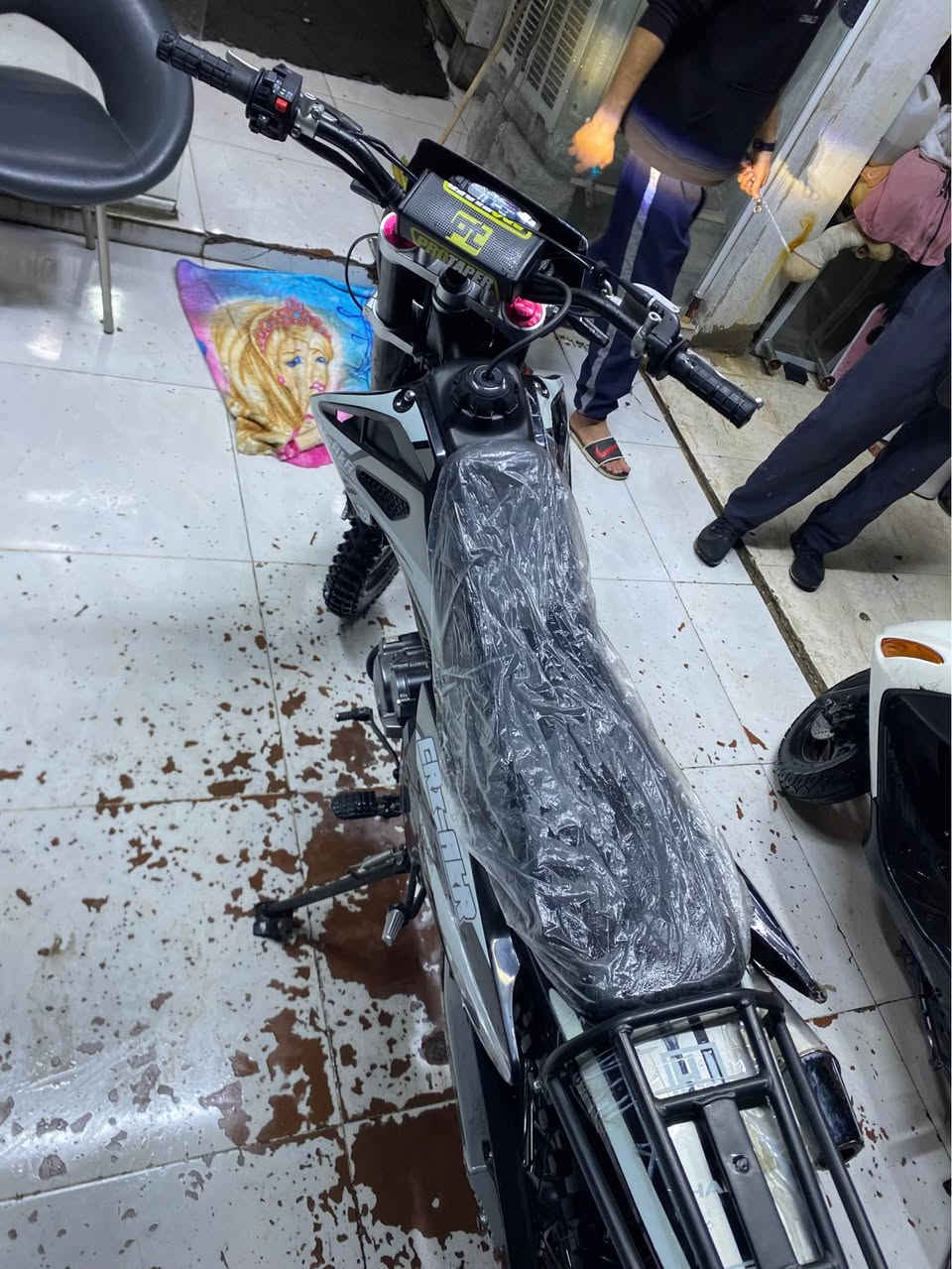 CRX- AXR 250cc
جديد ماشي4256k.mفقط
كبس بدون صبغ بدون حوادث
دراجة جديدة   التوصل وتسااب  *********** أربيل, العراق
