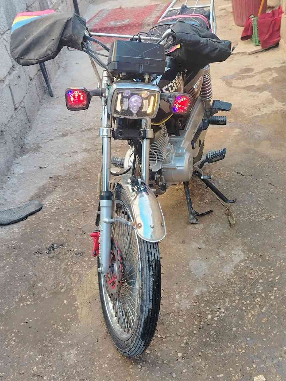 دراجه سونك سيفان اربع كير كهربائية شغاله كلهن هندر مو سلف شرط هندر واحد اوراق سكنر سعره 600او بيه مجال شويه رقم *********** كربلاء الجريه
البوحويمد
