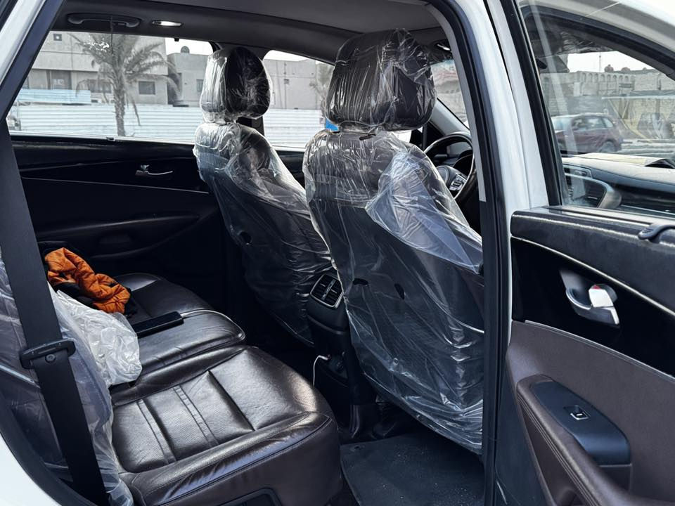 سلام عليكم  كيا سورنتوو
للبيع
موديل ٢٠١٧ 
خليجي كويتي فوول واحد ع واحد 
السياره كفاله عامه كما موضح في صوره السونار 
سياره بأسمي تحويل مباشر  السعر ٢٣٥ مجال قليل
 الاستفسار ***********
