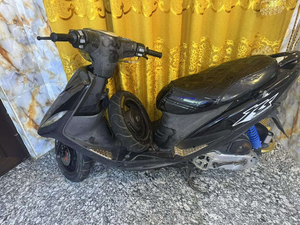 سلام عليكم شباب ماكس عدله للبيع دراجه خير من الله الدراجه نقص قلق باتري  وشاير طافيات سعر ٤٥٠وبيهه مجال  المكان حي العامل رقم ***********
