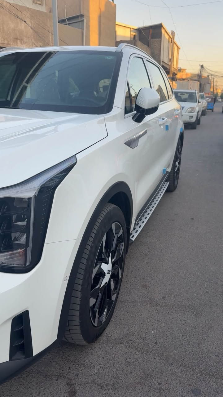 🔥 كيا سورينتو 2026 – فول مواصفات حديد VIP 🚙
بسعر57 مليون  د.ع فقط

◼️ الموديل: 2026
◼️ المحرك: 3.5 لتر – 6 سلندر
◼️ الأرقام: أربيل مرقم وجاهز
◼️ الضمان: 5 سنوات أو 100,000 كم
◼️ تبديلات دهن عدد 2 

💎 المواصفات:
✨ تشغيل بالبصمة وتحكم بالسيارة Smart Key
✨ تشغيل عن بُعد + نظام ترحيب
✨ داتا شو Head-Up Display
✨ عداد ديجيتال متغير
✨ 4 كاميرات 360 درجة +رادار
✨ مقاعد جلد تدفئة + تبريد
✨ مقاعد أمامية كهربائية
✨ ذاكرة مقاعد
✨ نظام صوت BOSE
✨ سستم إيرباك كامل عدد 6
❄️ 7 مقاعد مع تبريد 3 مناطق
✨ صندوق خلفي كهربائي
✨ شاشة كبيرة + GPS
✨ شحن لاسلكي
✨ سايد بريك إلكتروني + Auto Hold
✨ إنارة LED أمامية وخلفية
✨ حساسات أمامية وخلفية عدد 12
✨ دواسات

📞 للتواصل والاستفسار:
***********
مكان السياره بغداد بسمي
