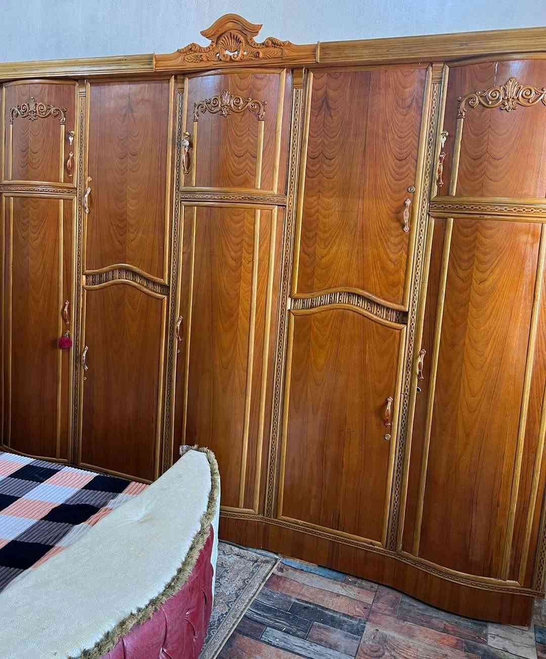 750غرفه خمس ابواب صاكه بمعنه الكلمه فول نضافه صاج داخل وخارج نضيفه جدا مال عرسان موديل نفخ زاويه كنتوريه ضهر جرجوبه بغداد الحسينيه مال الراشديه وعندي توصيل ***********
