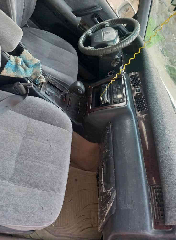 سلام عليكم راس الثور موديل 96 مكينه وگير خير من الله حداديه 50 /001 رقم بغداد السياره هاي الصور بيهه ضربه جهه الصدر سنويه صاقطه بل واحد وعشرين مكفوله من النقل وكص سعر 75 وبيها مجال ***********
