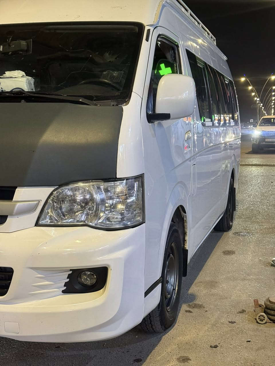 السلام عليكم جنبي للبيع مديل 18 رقم جديد سيارة كفالة عامة بس مكان صبغ واحد سيارة مدوشمة تنتة وارضية وكشنات منضومة غاز جديدة   حدادة وتخم تاير جدد مكان سيارة بصرة تحويل ثاني يوم رقم الهاتف ***********
