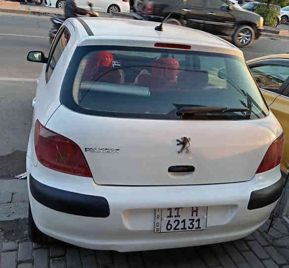 بيجو فرنسي موديل 2004 سياره جاهزة من كلشي كير محرك صدر تخم تاير جديد مكفولات بيه صبغ حزام جماليه بدون حادث مكفوله من ضربه صبغ فرن حراري سعر 54 بيه مجال قليل شراي يتصل مكاني بغداد لحبيبيه رقم ***********
