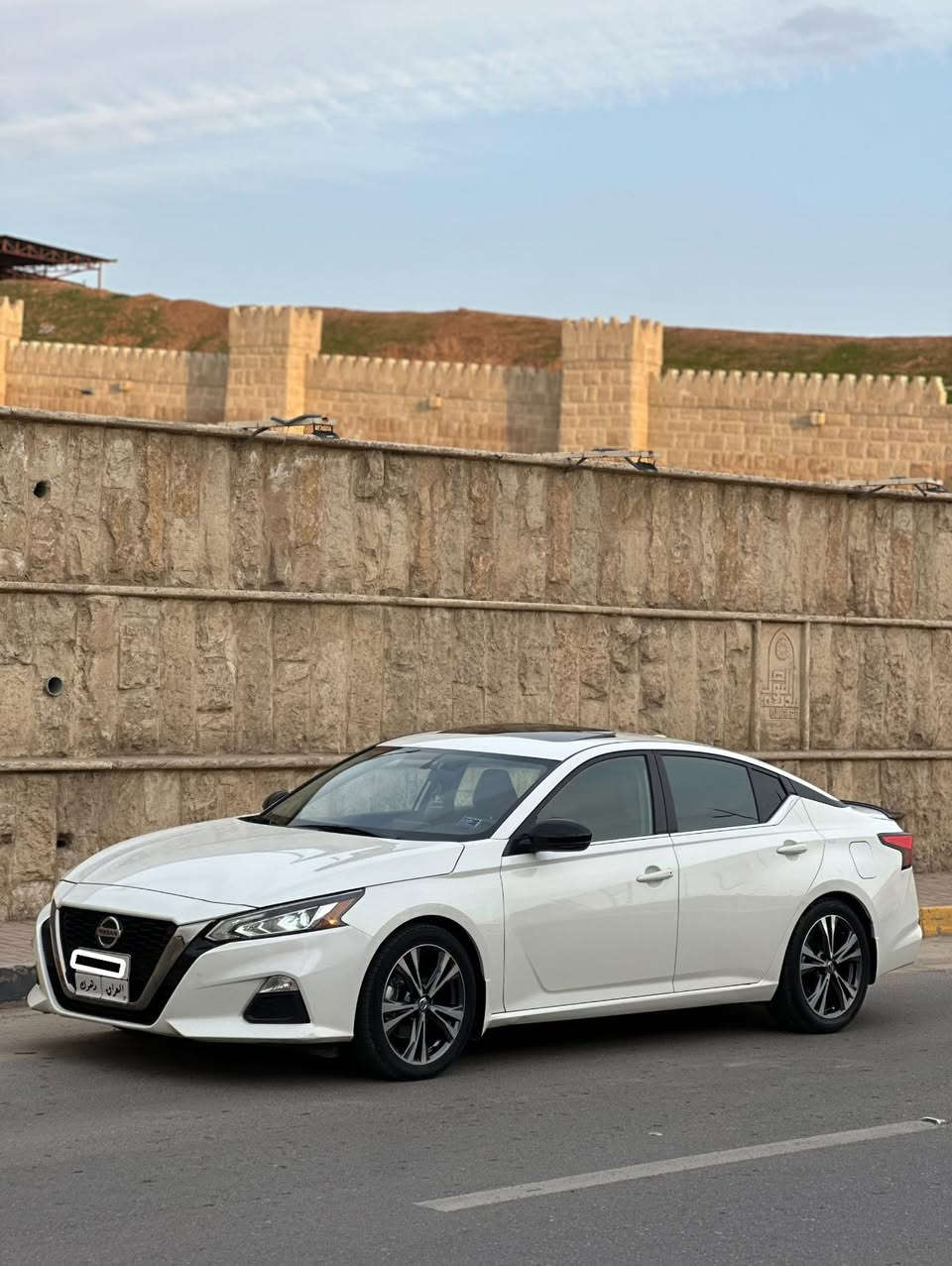 السلام عليكم
رمضان كريم 
التيما 
موديل ١٩
اعلى فئة SR بلص
رقم دهوك 
شرط التحويل 
ماشيه ٩٢ الف ميل 
.
الضرر 
بيها مكانين تعديل بارد 
.
المواصفات 
فتحه سقف 
كشنات جلد 
تدفئه كشنات 
كشن كهربائي
شاشه كبيره 
تحديد مسار 
كروز سرعه 
رادار جانبي 
رادار امامي 
وبقية المواصفات المعروفه 
.
الموقع الموصل حي نركال 
لمعرفه السعر الاتصال على الرقم 
***********
