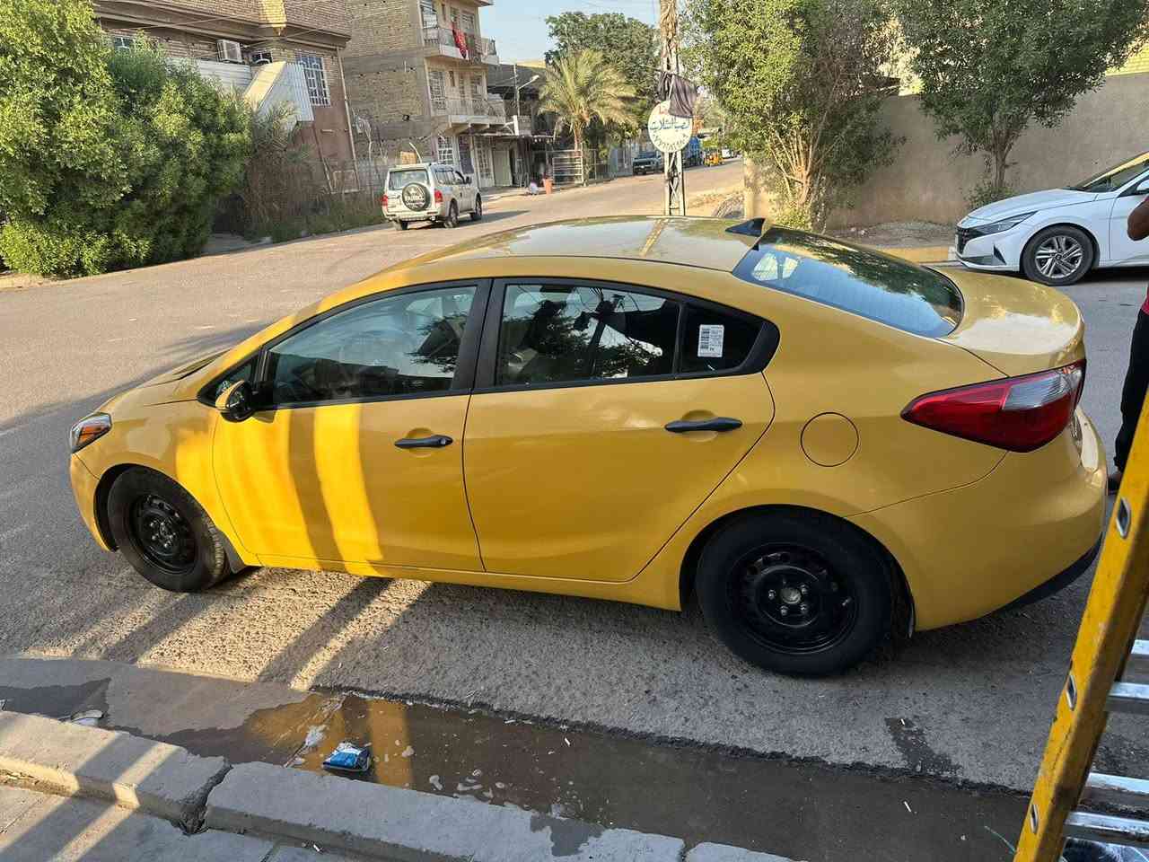 السلام عليكم سياره للبيع كيرحداديه تخم تاير تبريد شغال مديل ١٤ عن 105 وان بغداد الشعله *********** سعر
