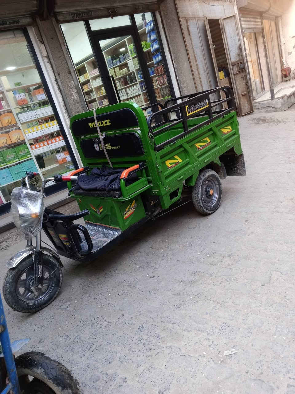 سلام عليكم ستوته شحن نضيفه كلش عشر بطاريات خمسه كبار وخمسه زغار مكاني بغداد الشعب سعر مليون 400 /رقمي ***********
