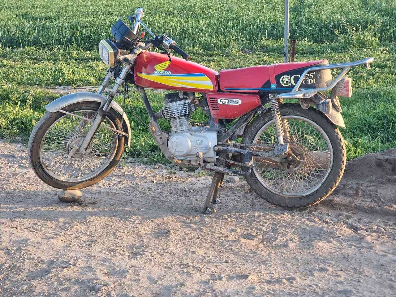 السلام عليكم تايكر 2020 للبيع ويرهم مراوس
السعر 270

نشاط فول معدل نار محركو دمعا اخرس 

كهربايتو شغاله

مكاني الجواعنه 

***********3
