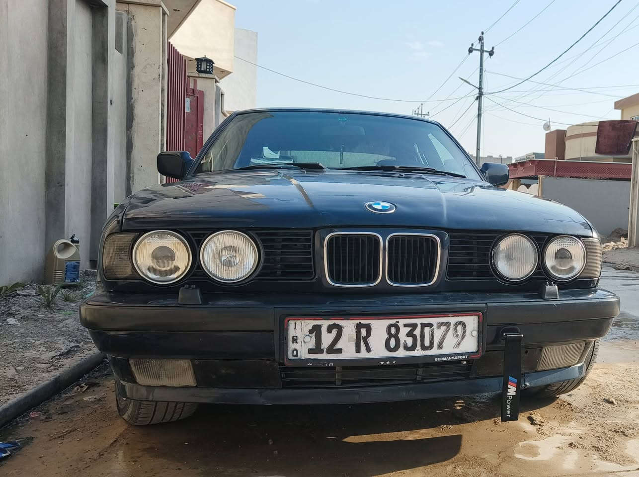 السلام عليكم بي ام دبليو للبيع موديل 91 حجم 525 وارد اوربي يعني بدون تبريد  اصل محرك كبس كير عادي محرك وكير نضاف كوبون بانزين بيها سنويه لل 2030 مصبوغة عام جمالية حادثها جاملغ امامي عكس السايق ومبدل بدون دواخل السعر 44 السيارة كدام العين يرهم مراوس حسب القناعة للأستفسار *********** السيارة كلشي ذكرت بيها لا تفوت وتكلي شبيها مابيها
