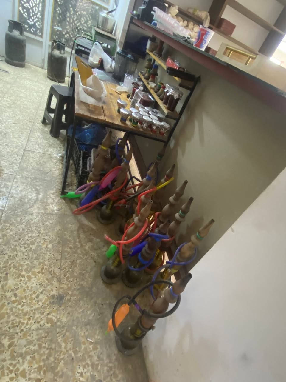 السلام عليكم
غراض للبيع 
٣ بلازما حجم ٨٥ 
سستم صوت وسماعات عدد ٢. ٤٥ واط 
٣ ميوزا بليارد اثنين ماستر تك واحد سوبر بور جديد صارله شهرين من اشتريته 
٣ سبالت 
عارضه وحده جديده صارلها شهر 
مجمده جديده 
نراكيل عدد ٣٥ بابلي 
نراكيل عدد ٣٥ خشب 
ميوزه عدد ٢٥ بلاستك رجل  حديد
كراسي عدد ١١٥ كرسي اردني حصيره 
طبلات عدد ٥٠ 
رف عدد ١ 
للبيع شلع كلهن بالصور 
مكاني بغداد ابو غريب 
للاستفسار ***********
