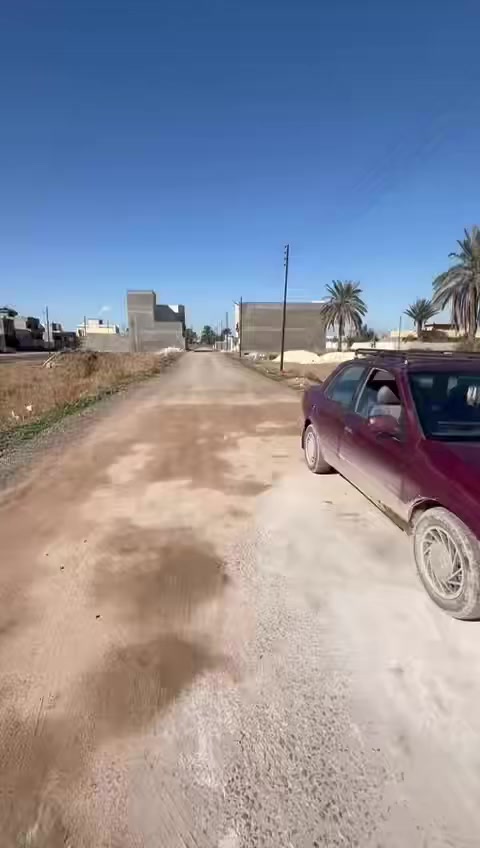 سلام عليكم دار البيع في الدوره هورحب. مجمع كامل خدمات ماء كهرباء تبليط أناره.  المساحه 70 م طابق او نص البيت زيرو السعر ب55 مليون مقدمه 35  متواجد هاتف ***********
