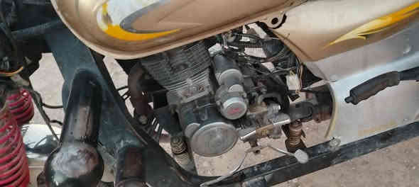 سلام عليكم ورحمة الله وبركاته ستوته للبيع موديل 2020محرك مجفت جديد كهربائيّ كله شغاله وسعر مليون 300وبيه مجال  لتواصل عله هذا رقم ***********
