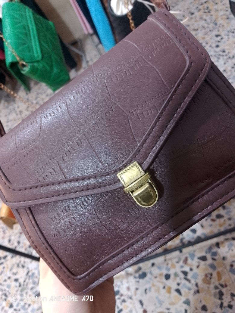 تخفيضات خاصة بمناسبة رمضان المبارك 🌙
عروض مميزة… وجودة تستحقونها.

اختياركِ لحقيبتك هو انعكاس لذوقكِ الرفيع ✨
تصاميم أنيقة، تفاصيل متقنة، وحضور لا يشبه سواكِ💖😌

سعر القطعة ب4 كمية محدودة 😍

عنوان المحل سبع البور منطقة الاربعتالاف مقابيل محلات عصام اهلا وسهلا بالجميع 🫶


**إذا كنت صاحب هذا الإعلان وتريد حذفه لأي سبب، رجاءا أرسل رسالة إلى الدعم الفني**