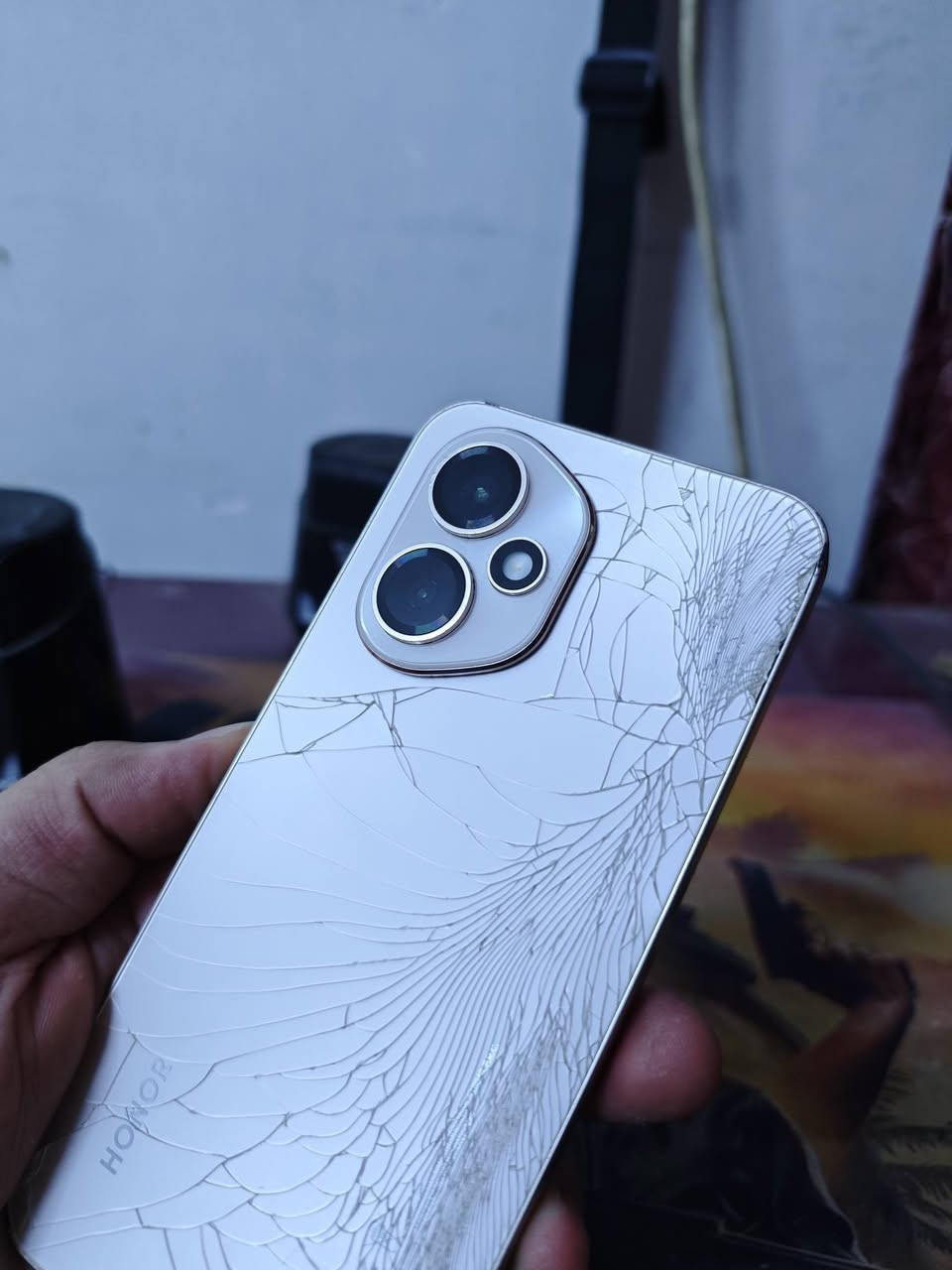 بسم الله الرحمن الرحيم
للبيع HONOR 400 5G
الجهاز بي فطر بالضهر وبالشاشة
غراضة كاملة
سعر 300 وبي مجال جدا بسيط
مكاني غزالية
رقم ***********
