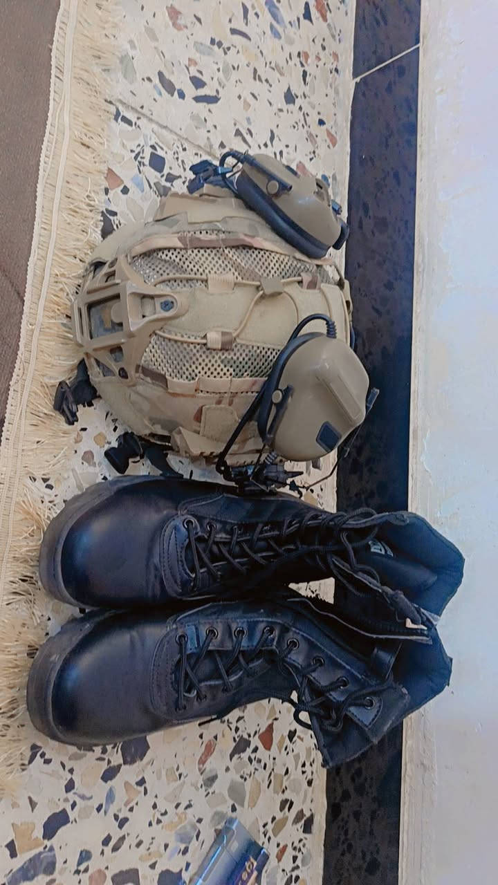 السلام عليكم خوذه اصليه الألياف وبصطال عادي جديد البيع اثنينهن 90الف شراي يتصل او يدخل وتساب  ***********
