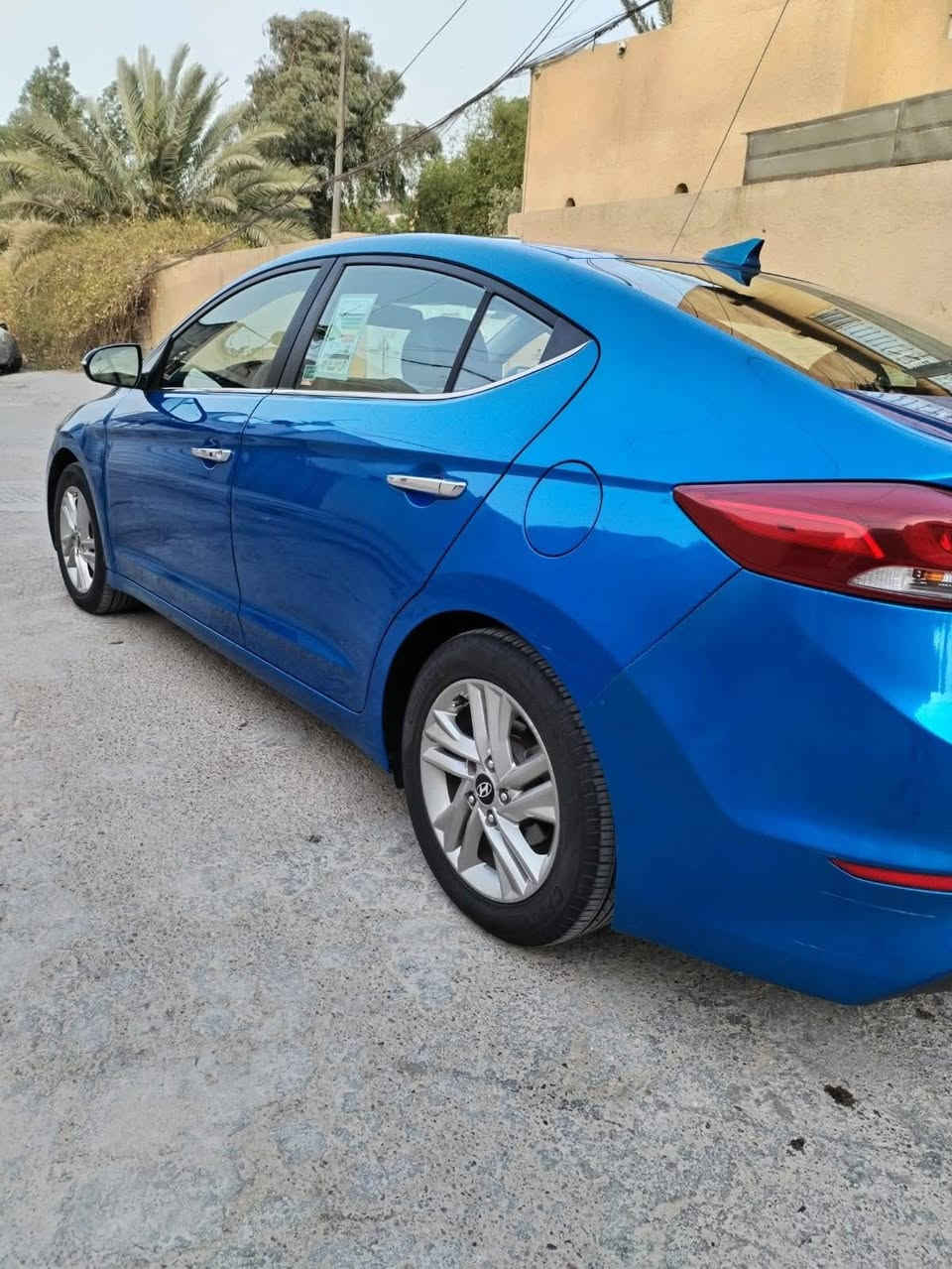 السلام عليكم النترا ٢٠١٧ لمتد السياره فول عالاخير كشنات جلد تحكمات خزن ميموري تدفئه  وستيرن تدفئه شاشه كار بلاي بلادي رادار مري. نقطه عمياء مفوله موصفات بصمه تشغيل وبيبان فتحه فول عالاخير ماشيه ١١٠ كيلو مكينه ٢٠٠٠ دوش تبريد كوله شغال سياره خير من الله كامله وحادثه موجود بلسونار .مكانه بغداد الغزاليه . رقمي *********** .
سعره ١٣٠ وبيه مجال .رقم بغداد دولي وبسمي السياره . واسف عالاطاله
