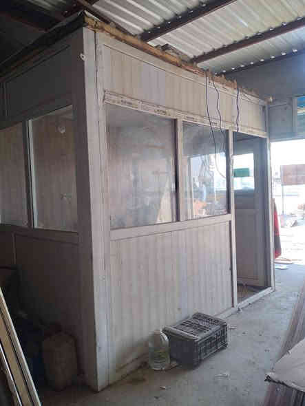 سلام عليكم كرفان للبيع 3*3 للبيع 
عنوان النجف الرضويه. 
جاهز وجديد 
***********
سعر400 وبي مجال بسيط
