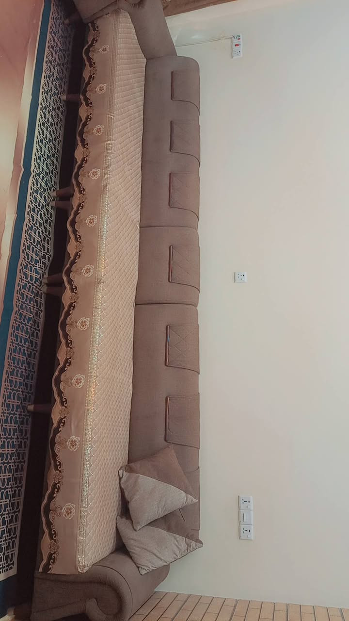 السلام عليكم من رخصة مدير الكروب المحترم عندي هذا الديوان للبيع


**إذا كنت صاحب هذا الإعلان وتريد حذفه لأي سبب، رجاءا أرسل رسالة إلى الدعم الفني**