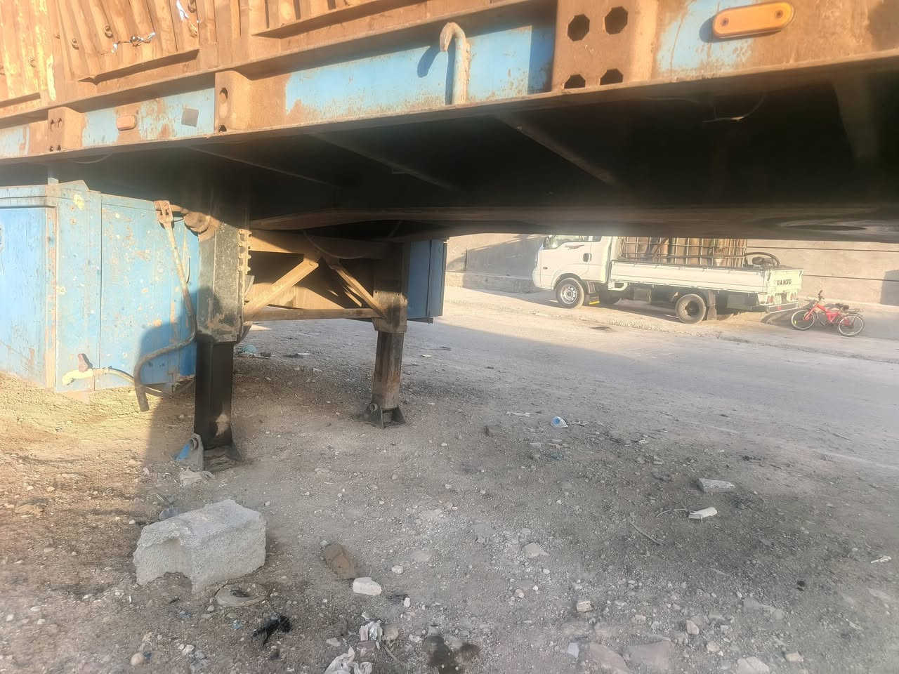 السلام عليكم عربانه حداديه شاصي 16جتف ابو7دنياكير 14صيني شريط 55طول 12ونص سعر 75وبيه مجال وهاذ راقمي ***********
