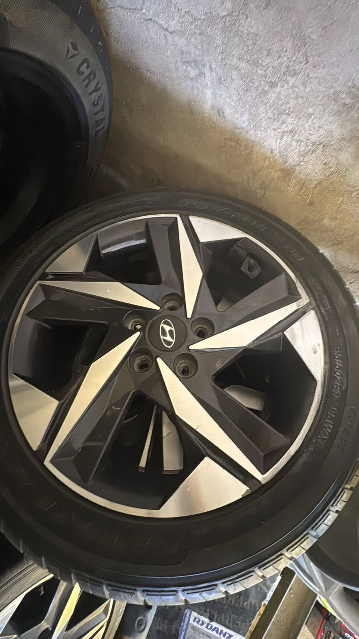 تخم ويل وتاير حجم ١٧ اصلي مكفول شرط الفحص البيع او مراوس مكاني كربلاء طوريج ***********
