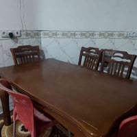 ميزة طعام للبيع مع خمس كراسي اثنين مال كولا واتلاثه ماله بس يحتاج تصلي...