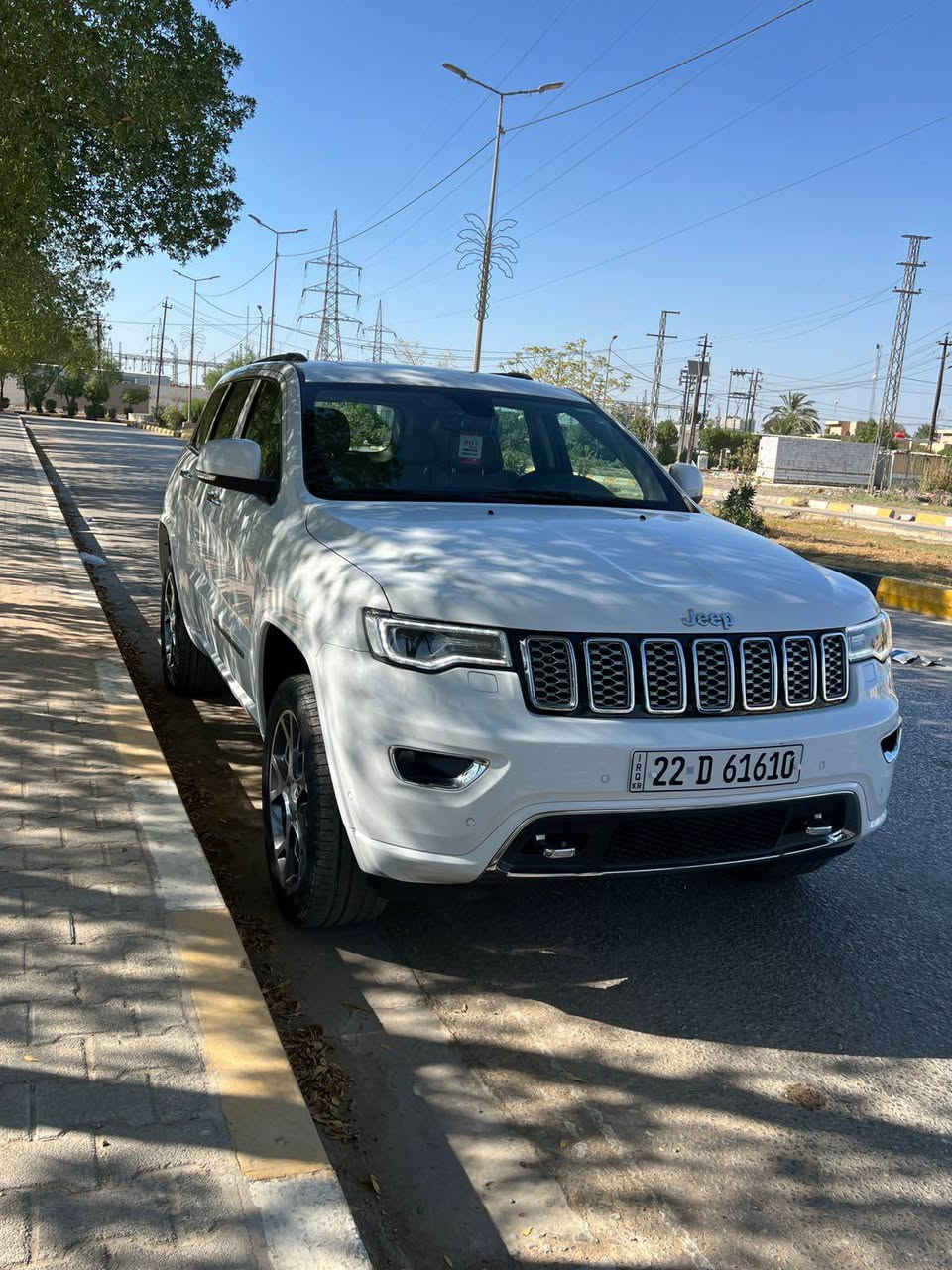 السلام عليكم 
جيب شيروكي اوفر لاند
موديل ٢٠٢٠ ماشية ٦٧ الف
فول مواصفات
بانوراما، شاشة ،  ٤ كشنات تدفئة، كشنات كهرباء ،شاشة اعطال، لد نهاري ، ويل ٢٠ ،حساس توقف ، اوتو ستارت ، مانع انزلاق ،٤ انظمة قيادة ، جگات ، كشنات جلد ، زراكات ماصدة ، وبعد هواي مواصفات
السيارة كفالة عامة 

تواصل 
زيد ***********
يوسف *********** حلة, بابل
