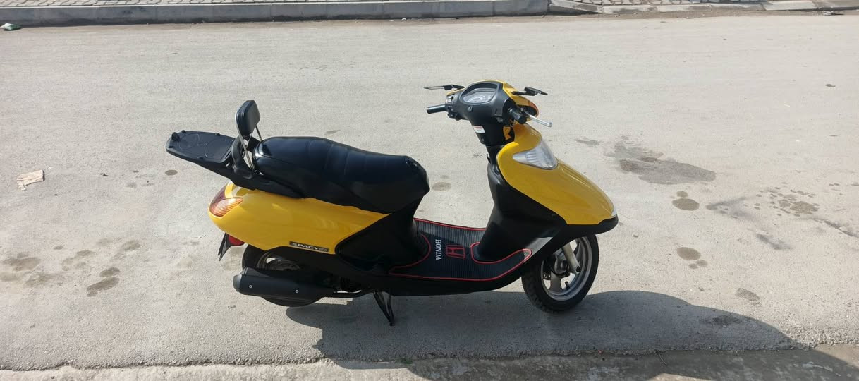 سلام عليكم سبيسي ياباني نضيفه سلف هندر مكينه ناعمه مفتوحه مره سلف هندر كله شغال سعرهة 700 وبيهة مجال او مراوس مكاني كوت انوار الصدر شراي يتصل ***********
