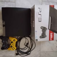 بلي 3 للبيع 320GB/الذاكره  الملحقات 2 يد +كارتون+جميع الاسلاك نضيف وشغ...
