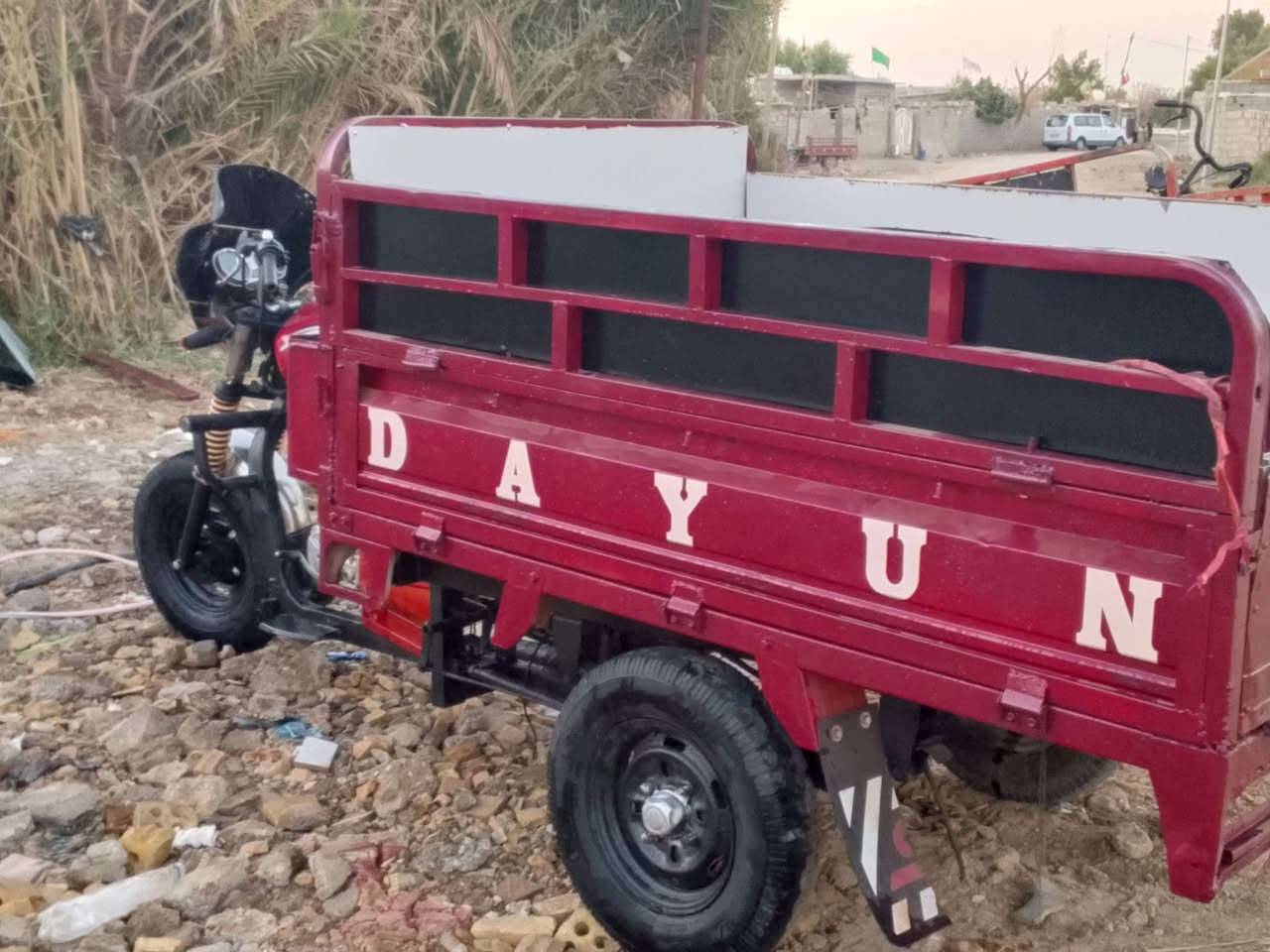***********
مكلف بالنشر خابر ودلل 
ستوته للبيع اوراق   اصولي 
  وسعر مناسب  ١٢٥٠ بيه  مجال 
عنوان حفريه ناحية تاج الدين
