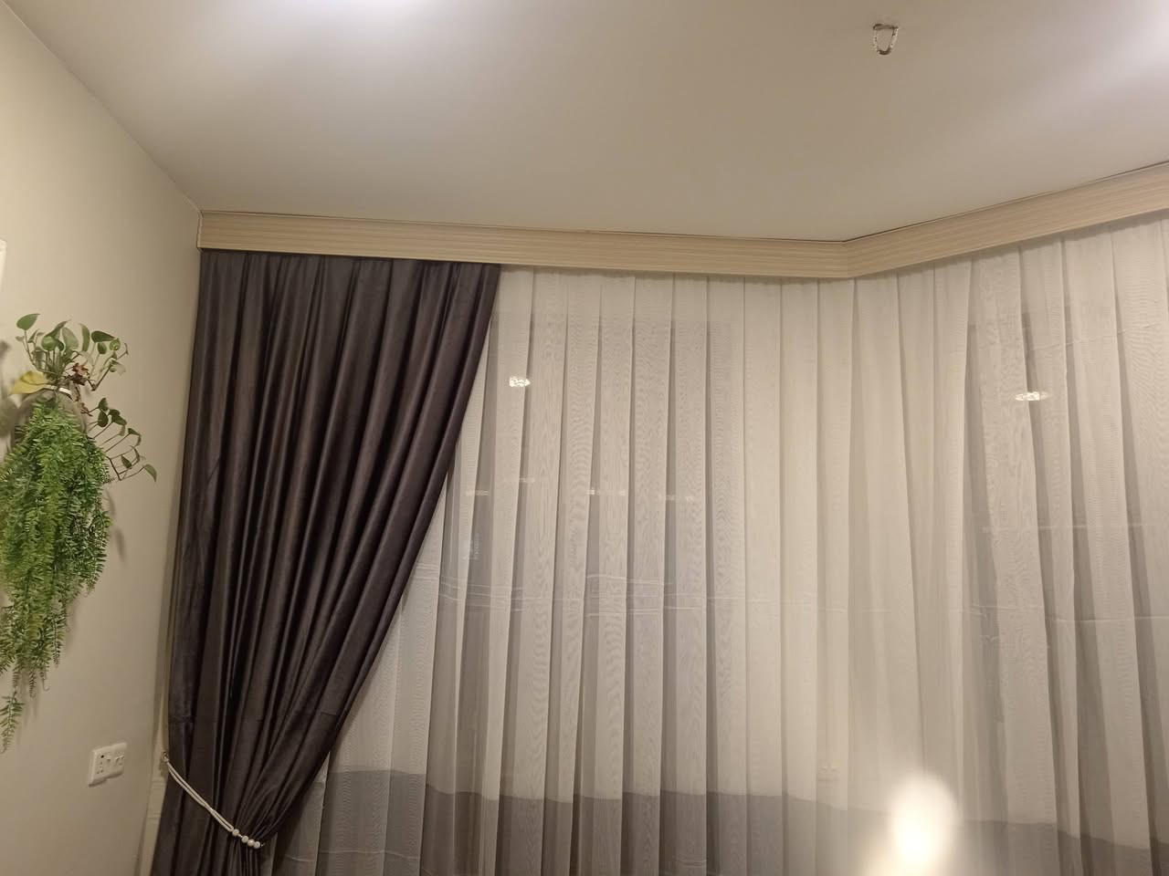 مجموعة غراض مع ستائر غير مستخدمه فقط شراس،يتواصل
***********
واتساب
الدوره
