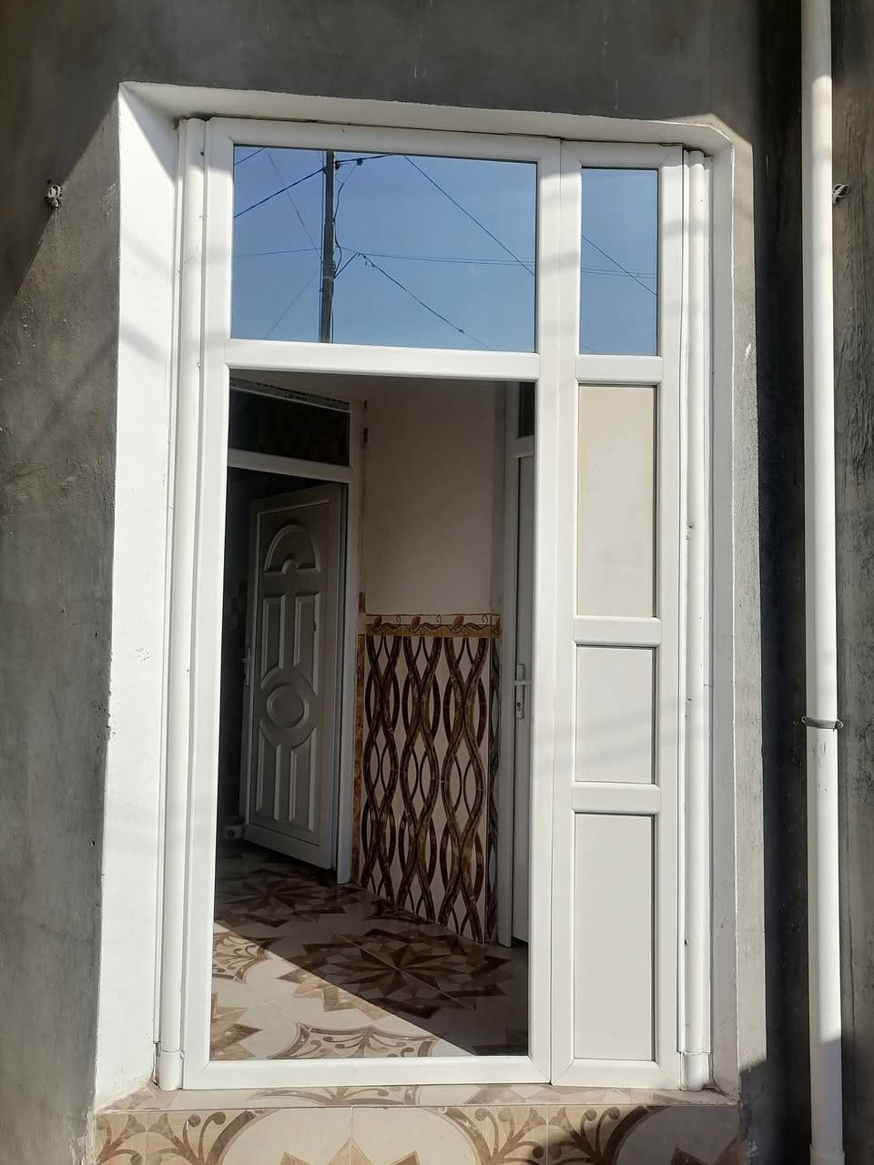 دار طابو طابقين للبيع مساحة ٢٠٠ متر سيراميك قريب من من دائرة الكهرباء وحديقة سوق حس قوان السعر ١٢٢ مليون بيه مجال  للاستفسار مراجعة مكتب علي البياتي للعقار مقابل معارض السيارات اوالاتصال بالارقام *********** او ***********
