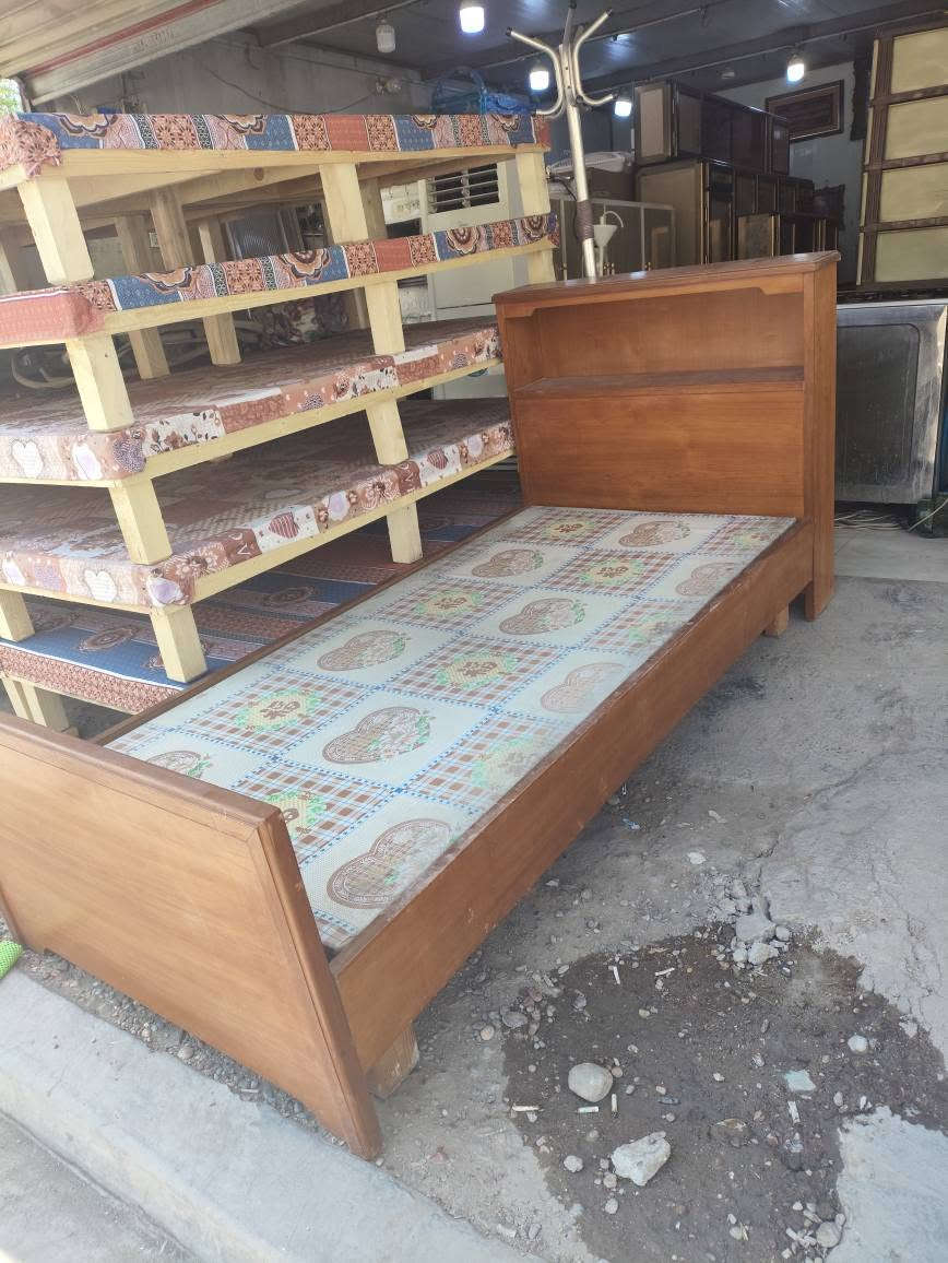 🛏️ للبيع سرير نفر خشب صاج عراقي أصلي 🛏️

✅ خشب صاج عراقي أصلي وثگيل
✅ نظيف جدًا، ما بي أي عيب أو كسر
✅ قوي ومتين وجاهز للاستخدام

💰 السعر: 100 ألف دينار
💵 يوجد مجال بسيط بالسعر

📍 الموقع: بغداد – حي الجامعة، نهاية شارع المصرف، قرب الجمعية.

📞 للاستفسار والاتصال: *********** بغداد, العراق
