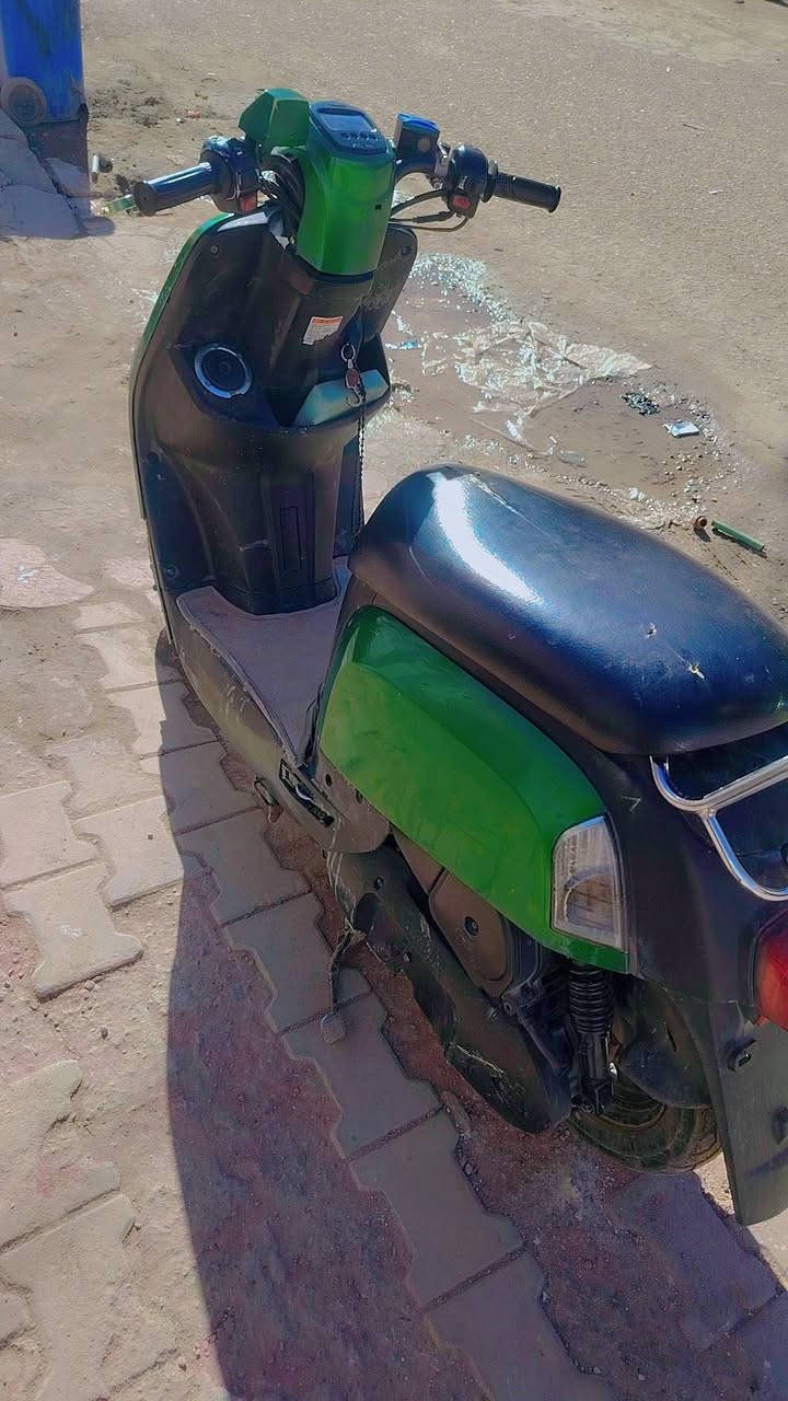 يالله بوليس للبيع دراجه جديد بس بيها شويه زلوغ لونه الأصلي اسود مكينه بالجيس بلاد سعر 750 مكان ميسان العوفيه ***********
